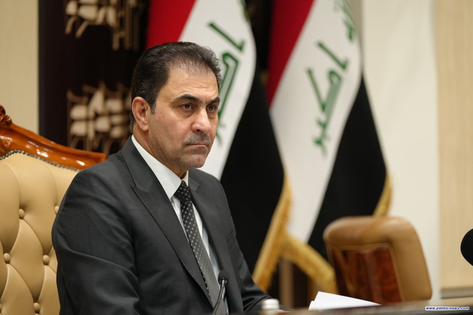 محسن المندلاوي يفتتح جلسة انتخاب رئيس البرلمان بحضور (260) نائباً.